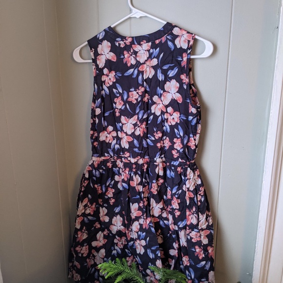 Floral Gap Dress - Picture 4 of 5